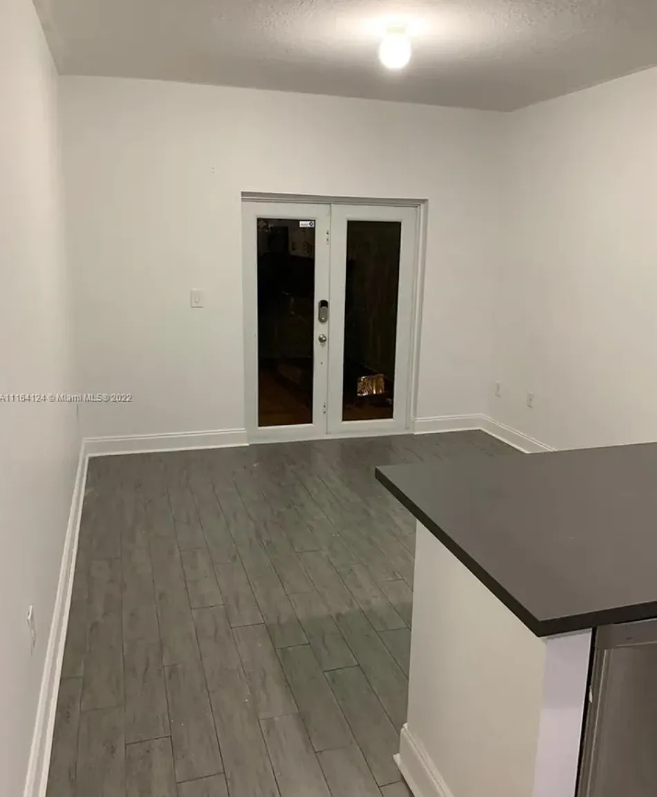 4 bed, 2.5 bath, 1559 sqft, $3,000 — Photo 3