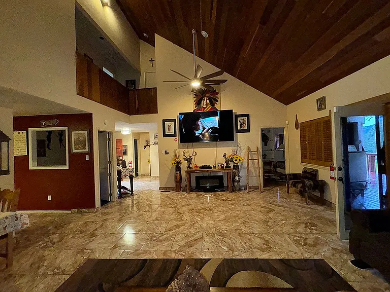 102 Bogie Ln — Photo 2