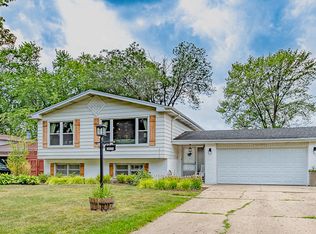 3N450 Crown Rd, Elmhurst, IL 60126