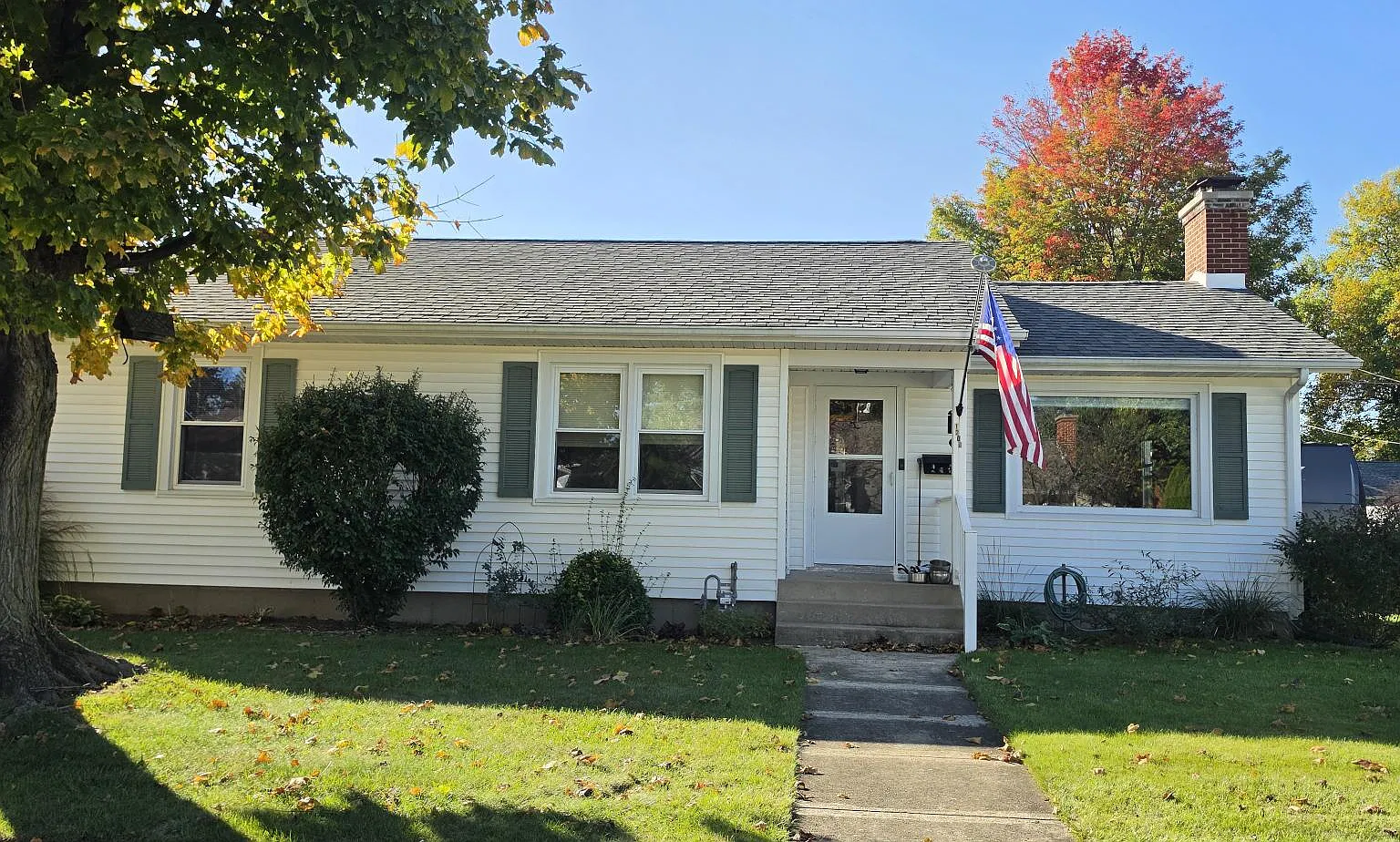 3 bed, 1124 sqft, $1,600 — Photo 1