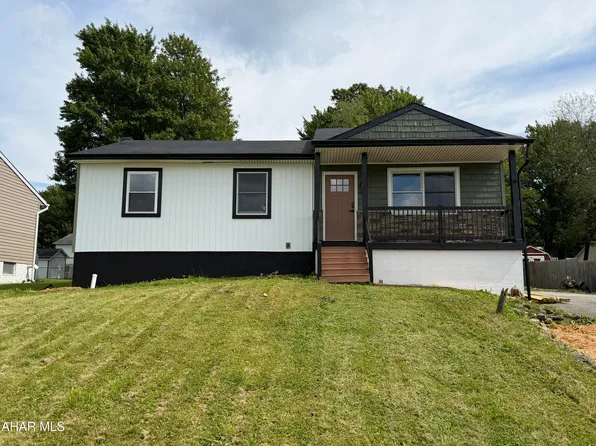 315 Red Oak Ln, Cresson, PA 16630