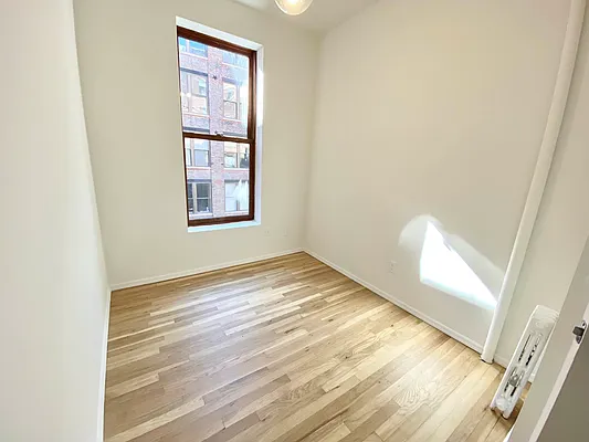 Rented by J PRESTON AND ASSOCIATES INC | media 12