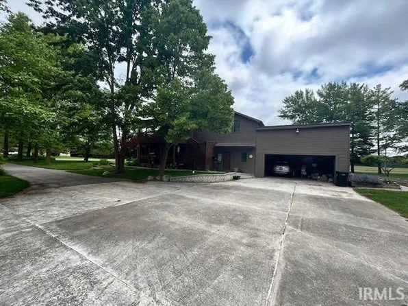 4702 Merriam Park Dr, Fort Wayne, IN 46816