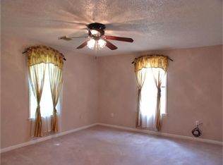 6913 Sharon Dr, Pearland, TX 77581