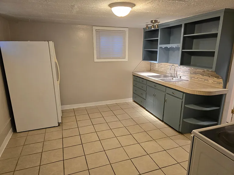 685 29th St #685 — Photo 9