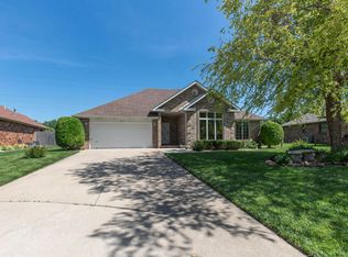 1935 E Shady Glen Dr, Springfield, MO 65804