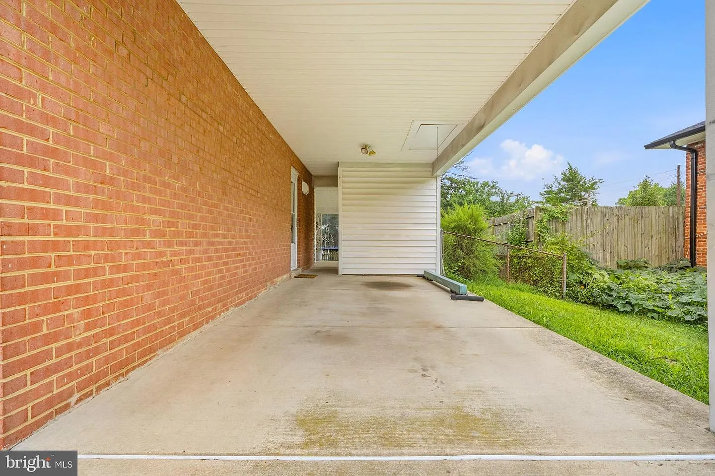 5 bed, 1700 sqft, $3,500 — Photo 3