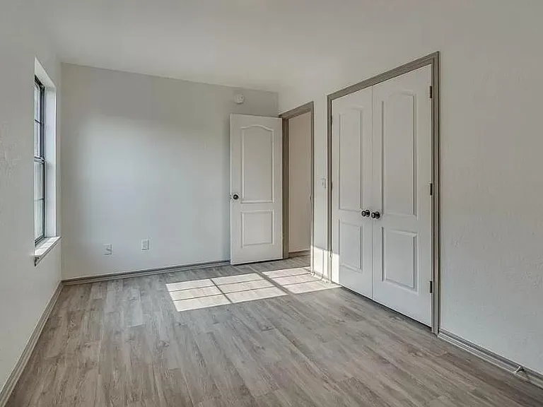 3829 Ives Way — Photo 8