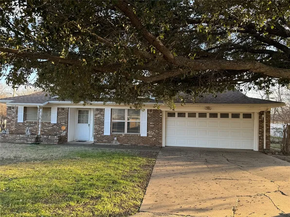 1916 SE 11th St, Mineral Wells, TX 76067