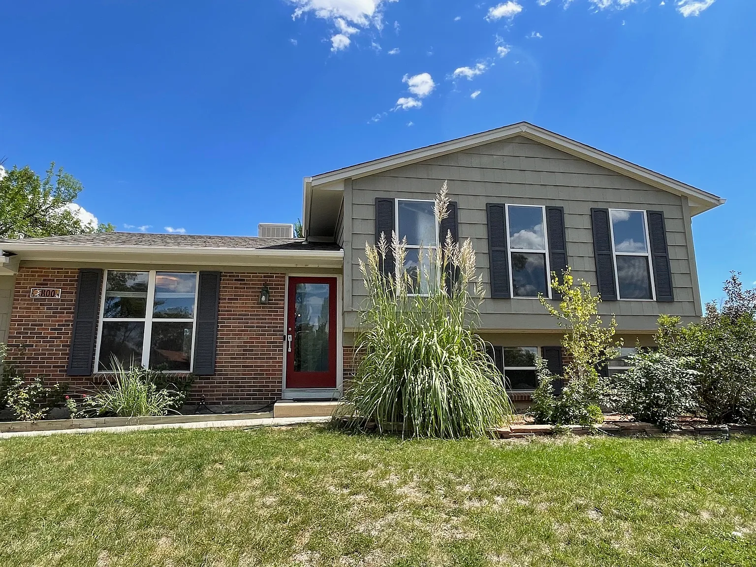 3 bed, 1164 sqft, $2,100 — Photo 2