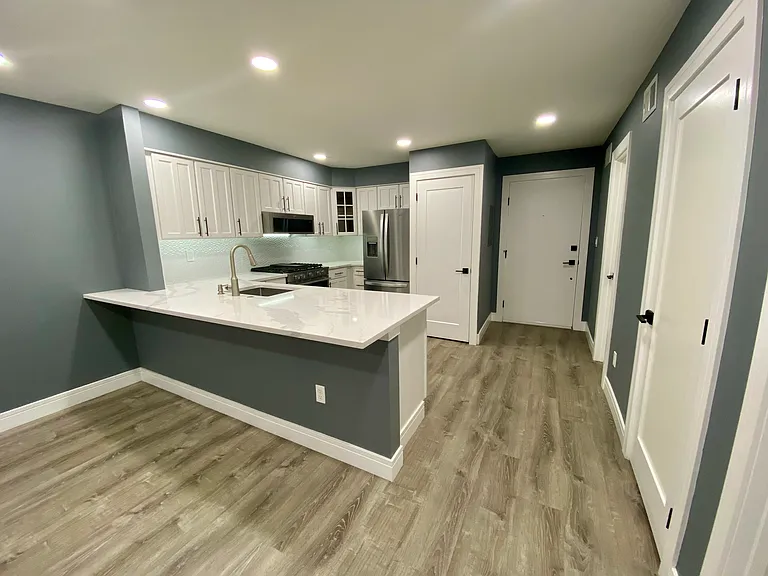 793 Spinnaker Ct — Photo 2