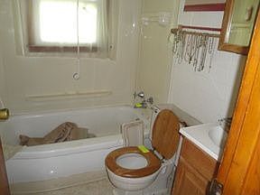 2nd image of 584 Brookwood Ave