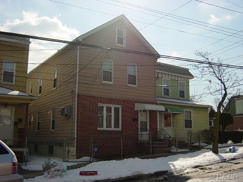 2nd image of 941 College Point Blvd