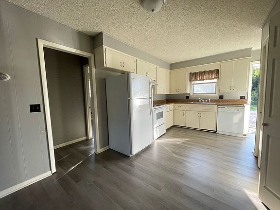 5th image of 5377 S Hutchinson Ct