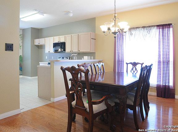 5th image of 111 Cibolo Basin Dr