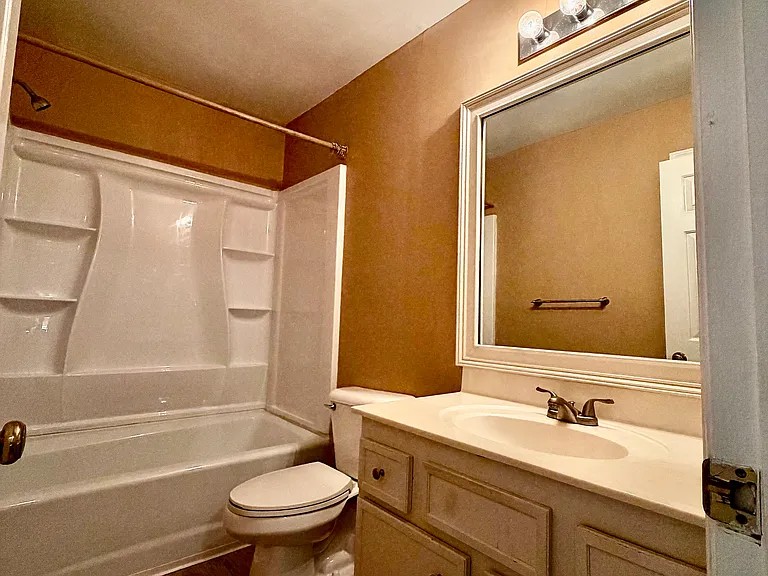 606 Crown Point Dr — Photo 22