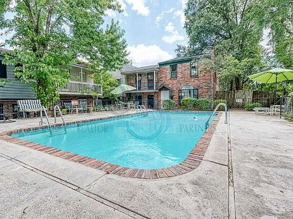 4th image of 1919 Georgia Ave #13