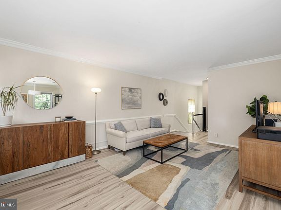 4th image of 3630 Valley Dr