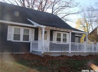 30 Pine Ridge Cir, North Syracuse, NY 13212