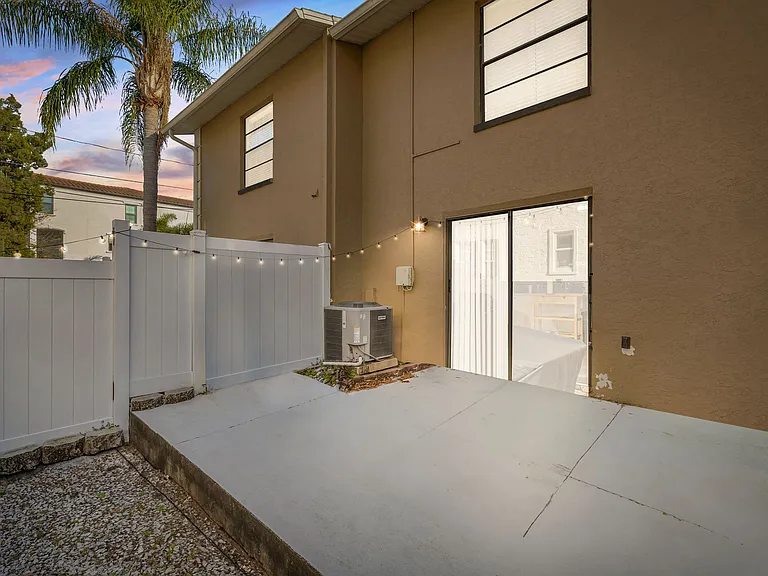 Albany Apartments | Tampa, FL | Private Patio