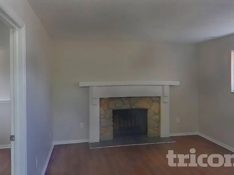 1046 W Nolte Dr — Photo 3