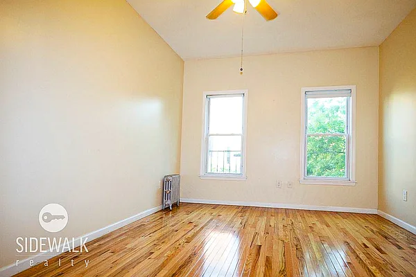 Rented by Sidewalk Realty LLC | media 11