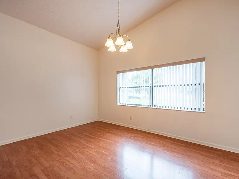 9641 Riverside Dr #F1 — Photo 18
