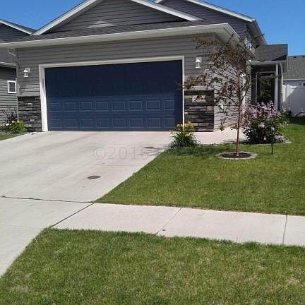 2nd image of 956 30th Ave W