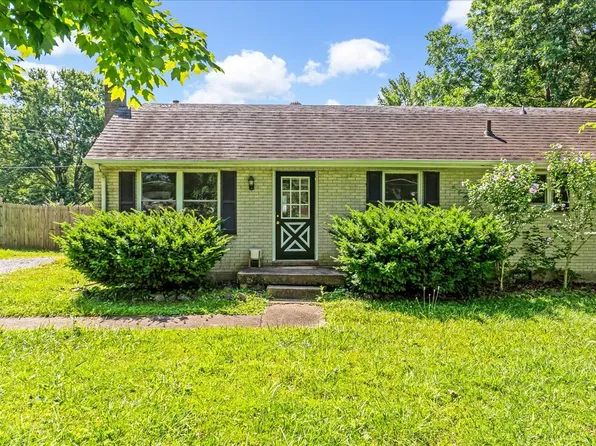 212 Valleywood Dr, Dickson, TN 37055