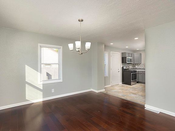 5th image of 720 Sycamore Ln
