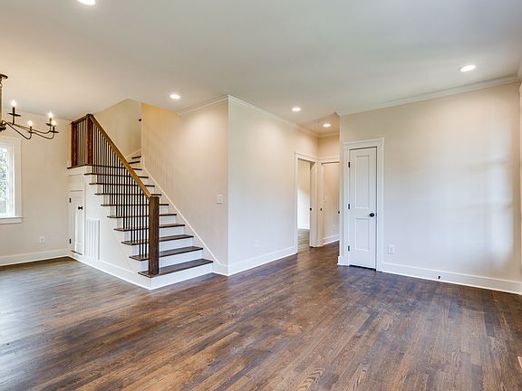 4th image of 310 James Ave