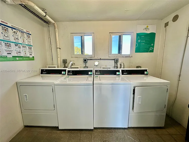 411 SW 37th Ave #3-D — Photo 17