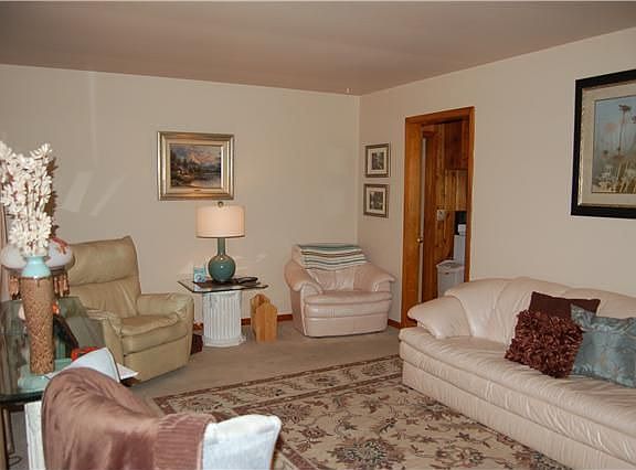 5th image of 3274 Vailview Dr