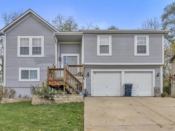 9047 E 52nd St, Kansas City, MO 64133