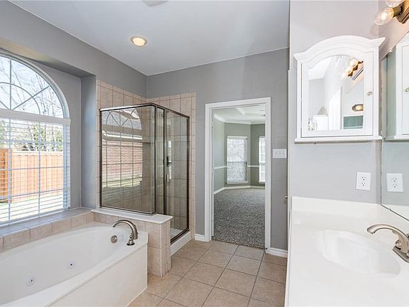 4th image of 9405 Terence Dr