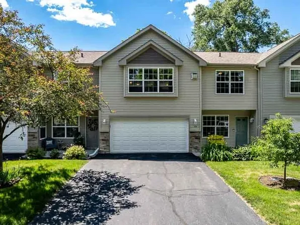 156 River Woods Ln, Rockton, IL 61072