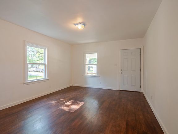4th image of 2030 Ravenswood Dr