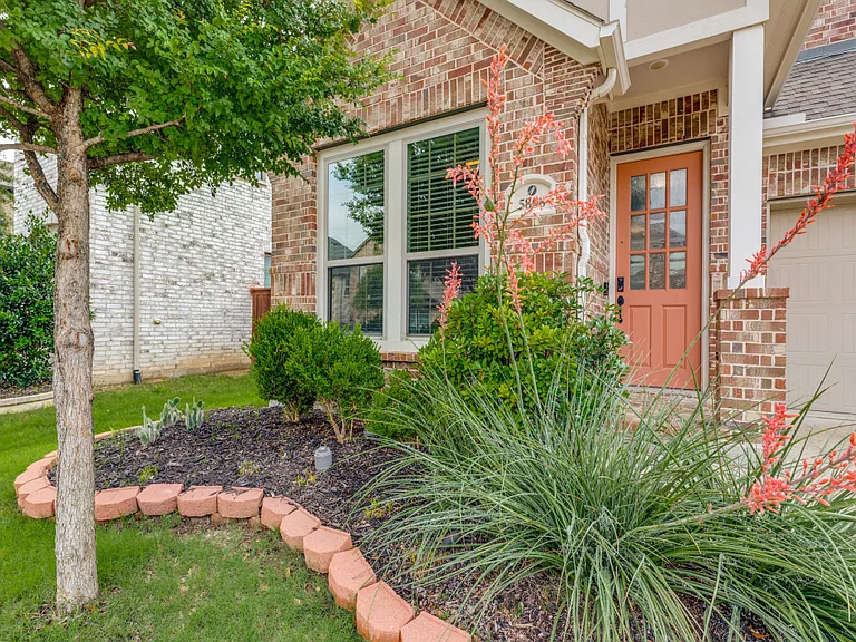 5808 Liberty Hill Dr — Photo 2