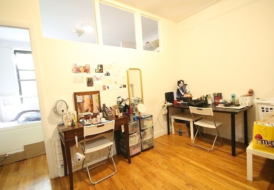 1st image of 210 E 38th St #4CC1
