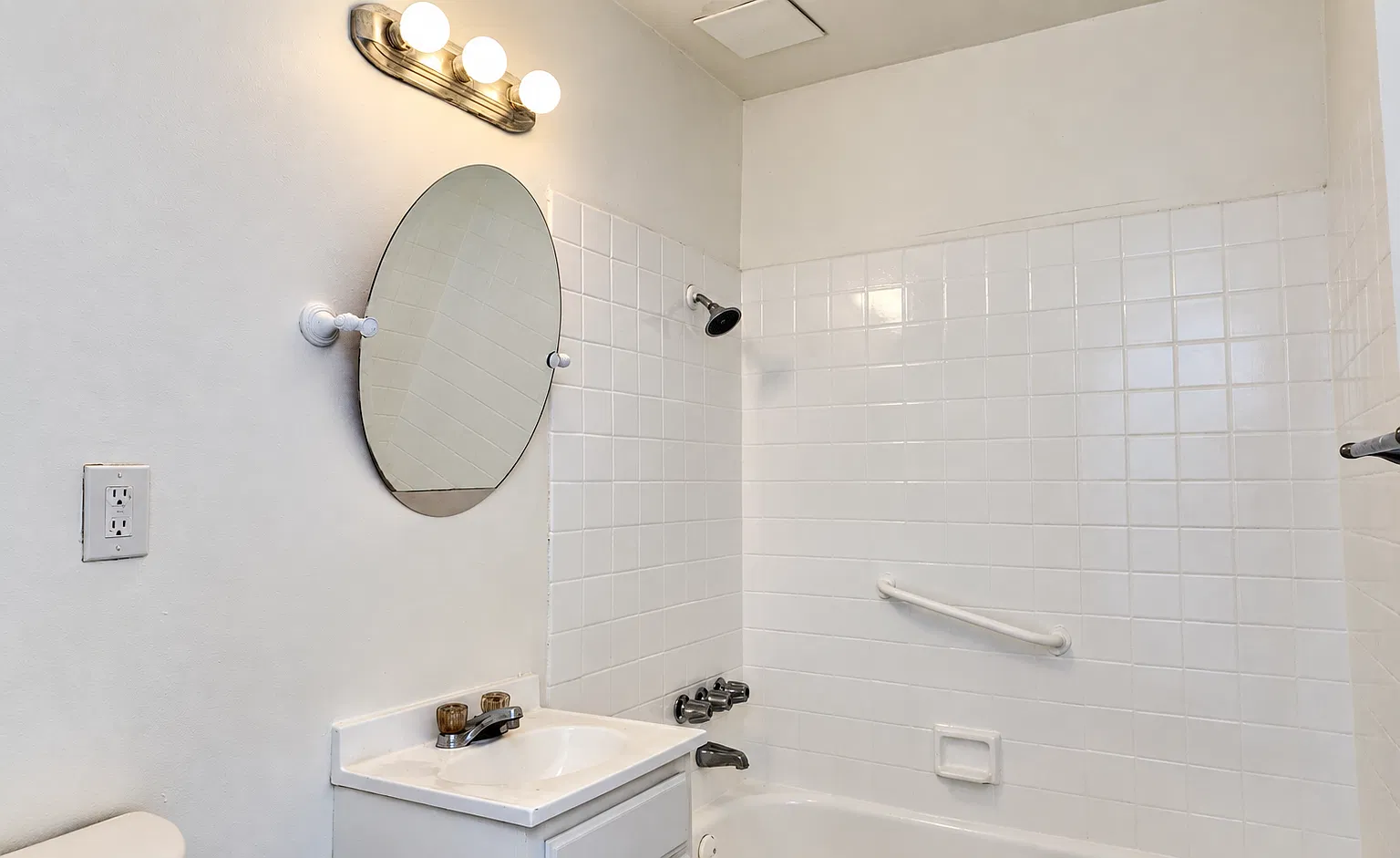2 bed, $2,300 — Photo 2