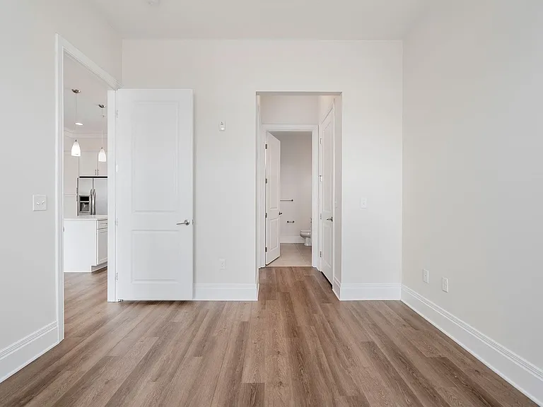 Harrison Park Apartments — Photo 13