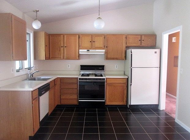 2nd image of 15 Atwood Ln
