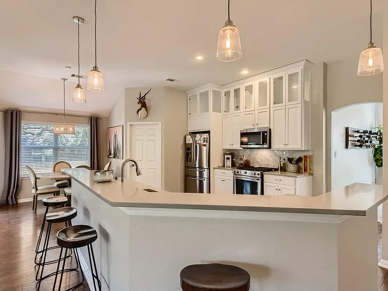 9013 Ovalla Dr — Photo 7