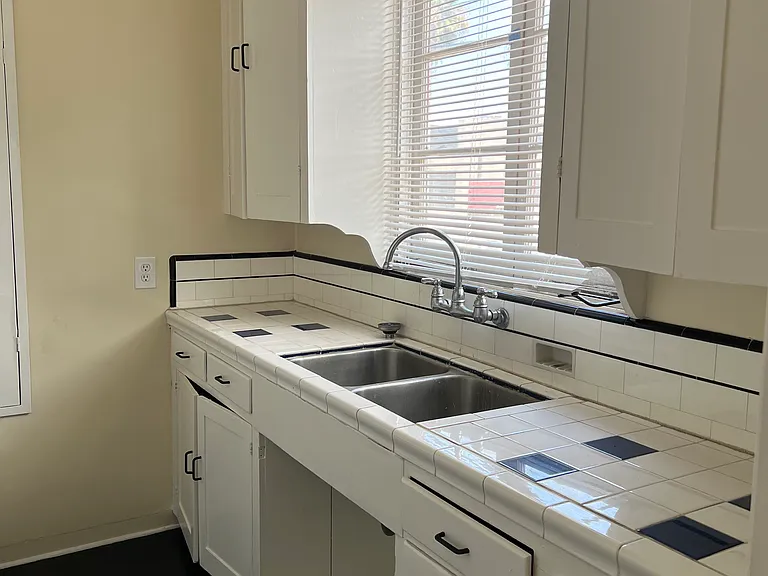 2214 D St #1 — Photo 10