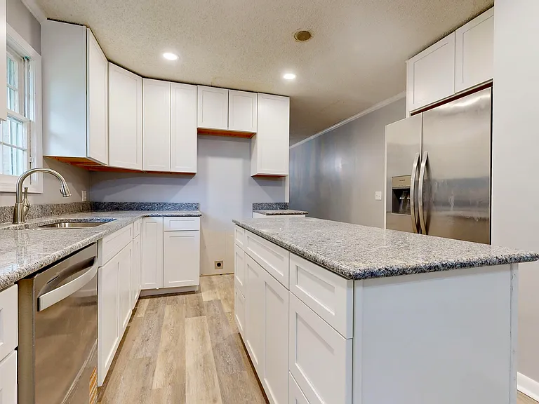 1001 Darling Ave — Photo 8