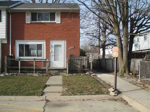 19777 Abrahm St, Clinton Township, MI 48035
