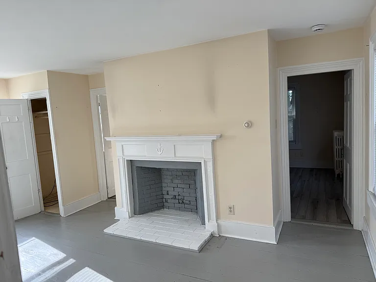 60 Main St #4 — Photo 1