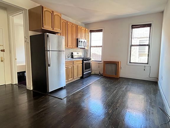 3rd image of 29-05 23rd Ave #3R