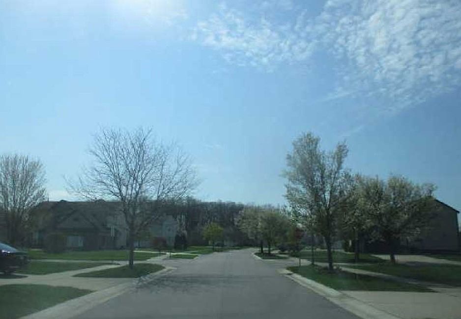 Exterior Neighborhood (street photo)