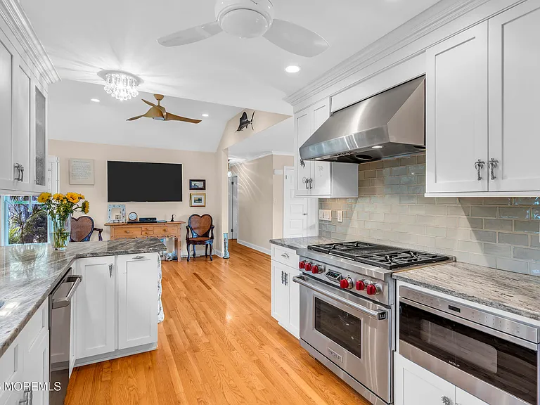 67 N Farragut Ave — Photo 31